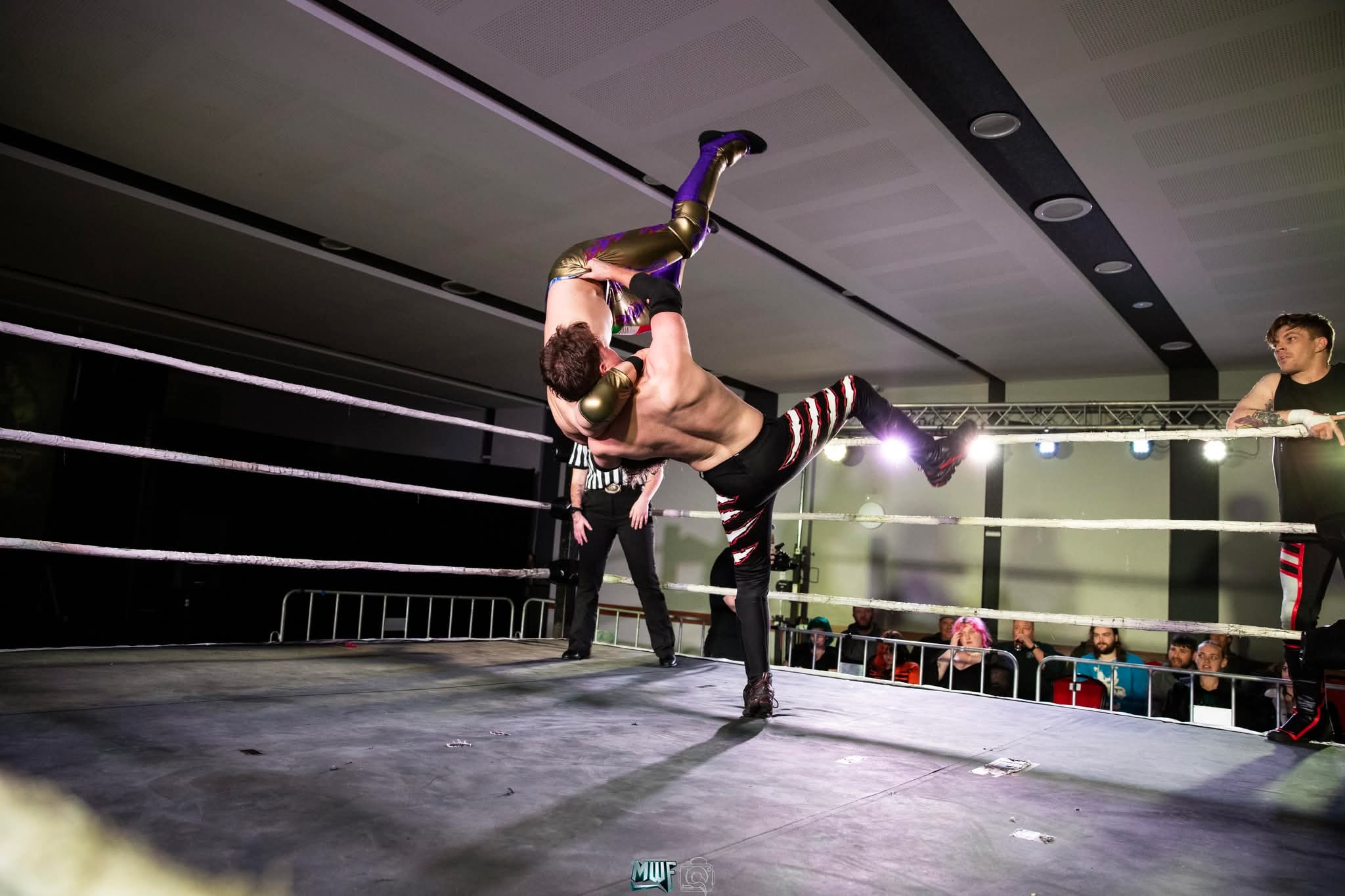 Suplex wrestling in combat-sports